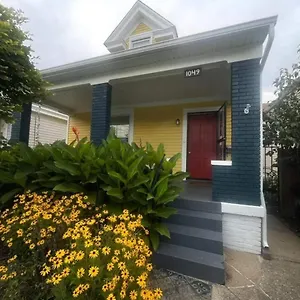 Small In Quirky , Louisville United States
